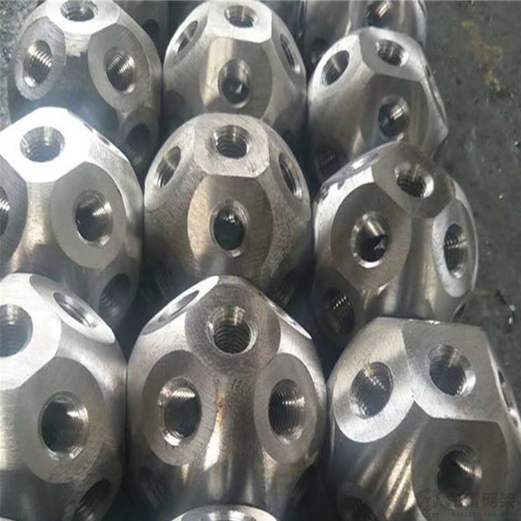 海伦螺栓球网架加工安装方法